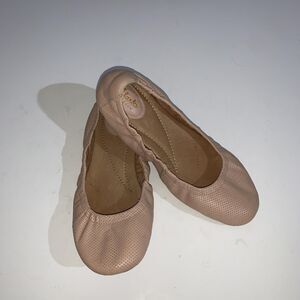 Clarks Artisan Shoes Womens Size 7 Pink Leather Perforated Ballet Flats Comfort